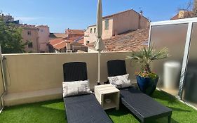 Au Coeur de Bandol T2 climatisé avec terrasse et garage